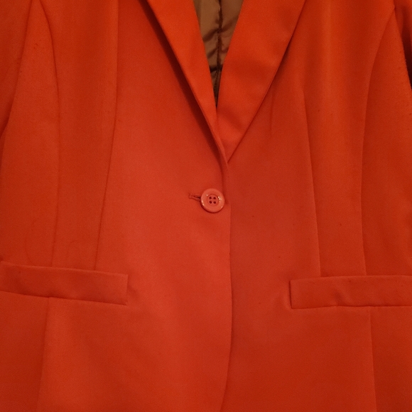 Forever 21 Salmon Blazer - Picture 5 of 6